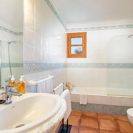 Les Figueres By Homevillas360 Ferienhaus