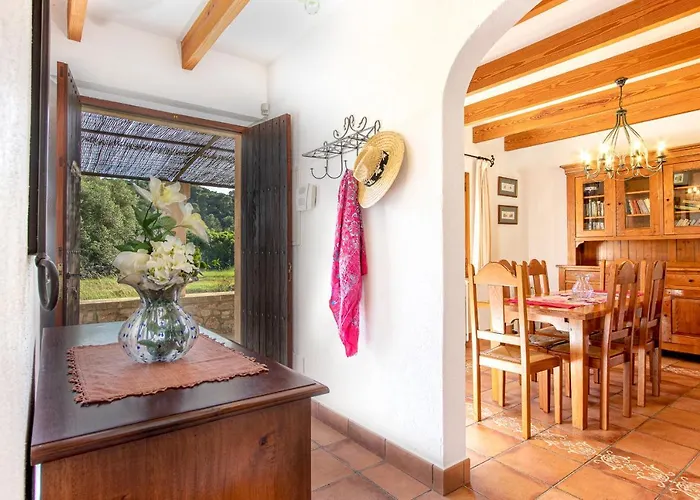 Les Figueres By Homevillas360 Сasa de vacaciones *